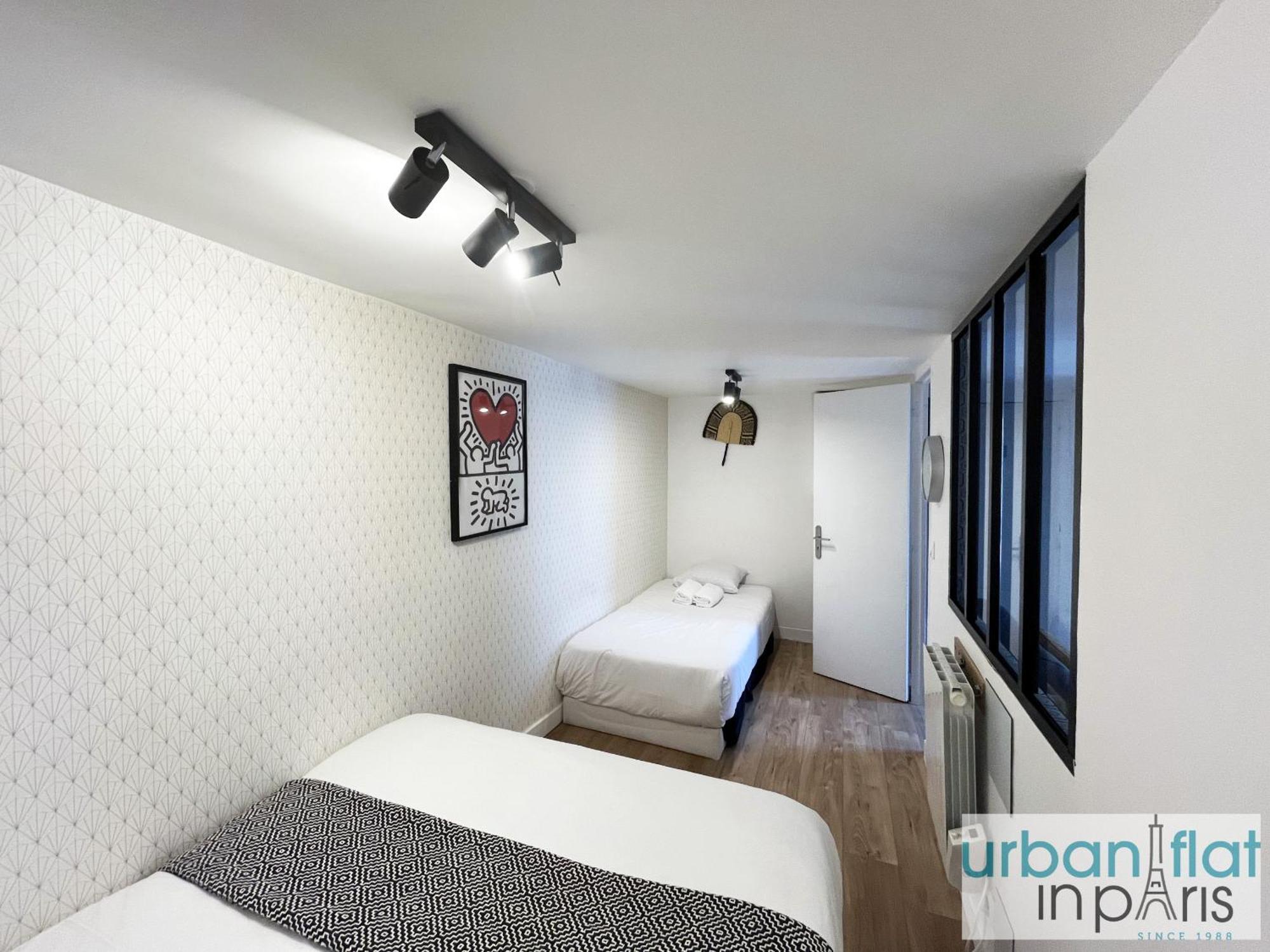 Urban Flat 150 - Pretty Flat In Center Of